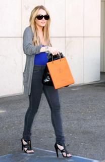 Lindsay Lohan feet photo thumbnail