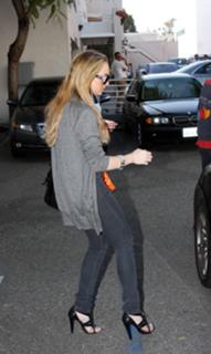 Lindsay Lohan feet photo thumbnail