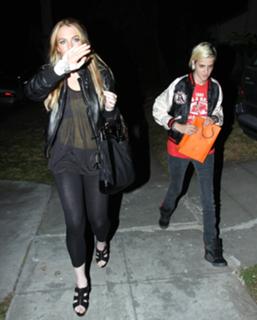 Lindsay Lohan feet photo thumbnail