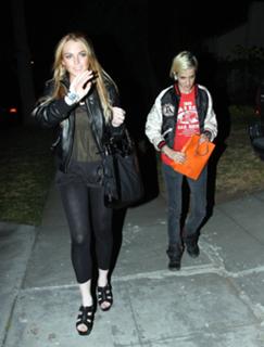 Lindsay Lohan feet photo thumbnail