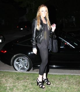 Lindsay Lohan feet photo thumbnail