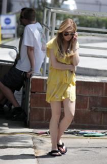 Lindsay Lohan feet photo thumbnail