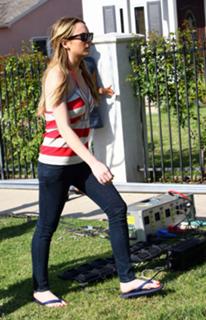 Lindsay Lohan feet photo thumbnail