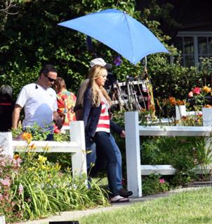 Lindsay Lohan feet photo thumbnail