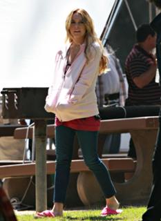 Lindsay Lohan feet photo thumbnail