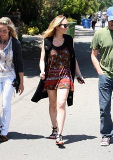 Lindsay Lohan feet photo thumbnail