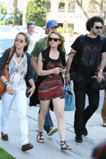 Lindsay Lohan feet photo thumbnail