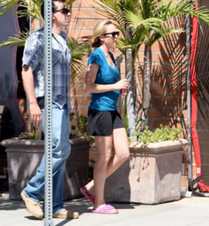 Lindsay Lohan feet photo thumbnail