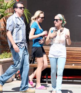 Lindsay Lohan feet photo thumbnail