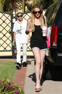 Lindsay Lohan feet photo thumbnail