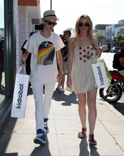 Lindsay Lohan feet photo thumbnail