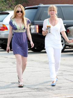 Lindsay Lohan feet photo thumbnail