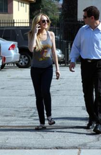 Lindsay Lohan feet photo thumbnail