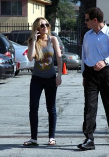 Lindsay Lohan feet photo thumbnail