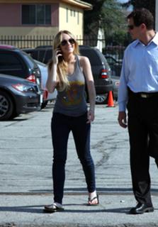 Lindsay Lohan feet photo thumbnail