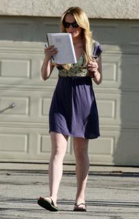 Lindsay Lohan feet photo thumbnail