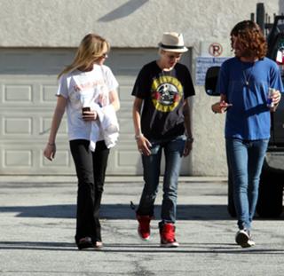 Lindsay Lohan feet photo thumbnail