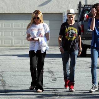 Lindsay Lohan feet photo thumbnail