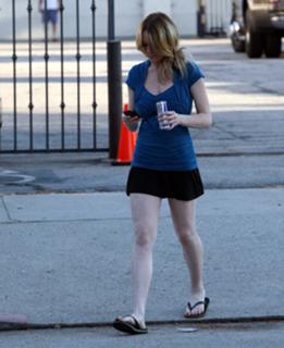 Lindsay Lohan feet photo thumbnail