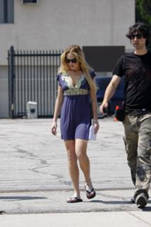 Lindsay Lohan feet photo thumbnail