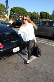 Lindsay Lohan feet photo thumbnail