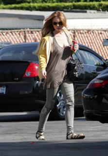 Lindsay Lohan feet photo thumbnail