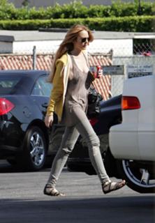 Lindsay Lohan feet photo thumbnail