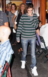 Lindsay Lohan feet photo thumbnail