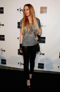 Lindsay Lohan feet photo thumbnail