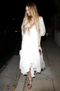 Lindsay Lohan feet photo thumbnail
