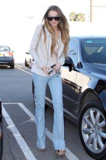 Lindsay Lohan feet photo thumbnail