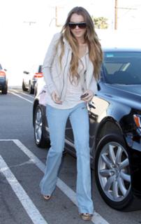 Lindsay Lohan feet photo thumbnail