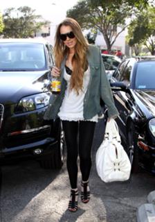 Lindsay Lohan feet photo thumbnail