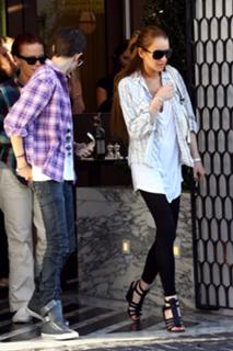 Lindsay Lohan feet photo thumbnail