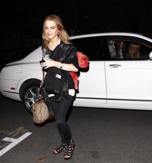 Lindsay Lohan feet photo thumbnail