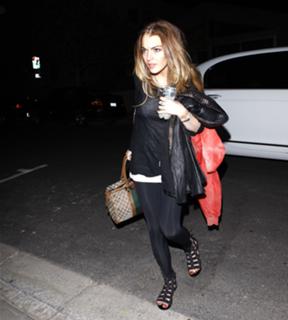 Lindsay Lohan feet photo thumbnail