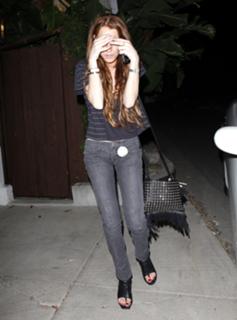 Lindsay Lohan feet photo thumbnail