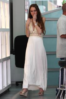 Lindsay Lohan feet photo thumbnail