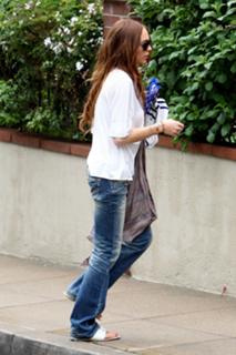 Lindsay Lohan feet photo thumbnail