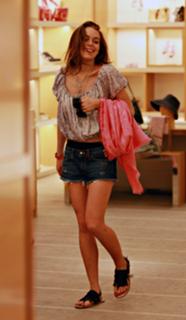 Lindsay Lohan feet photo thumbnail