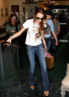 Lindsay Lohan feet photo thumbnail