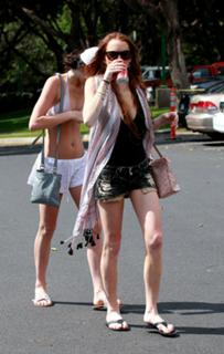 Lindsay Lohan feet photo thumbnail