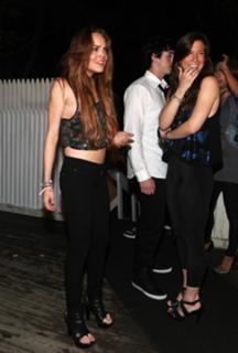 Lindsay Lohan feet photo thumbnail