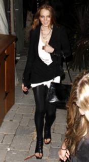 Lindsay Lohan feet photo thumbnail