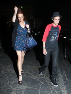 Lindsay Lohan feet photo thumbnail