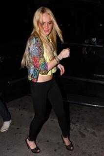 Lindsay Lohan feet photo thumbnail