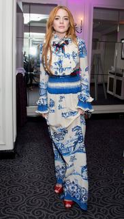 Lindsay Lohan feet photo thumbnail