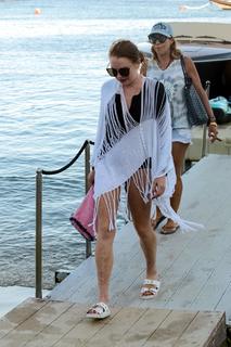 Lindsay Lohan feet photo thumbnail