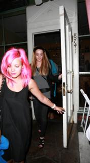 Lindsay Lohan feet photo thumbnail