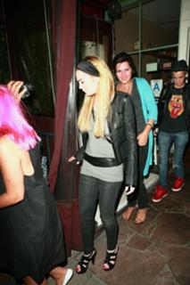 Lindsay Lohan feet photo thumbnail